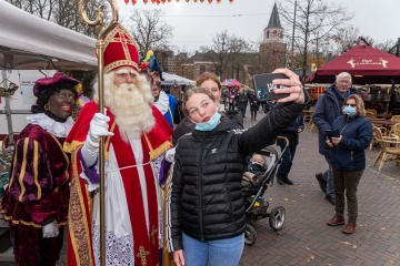 Markt Emmen - Sinterklaas op de Markt , vrijdag 1 december. 